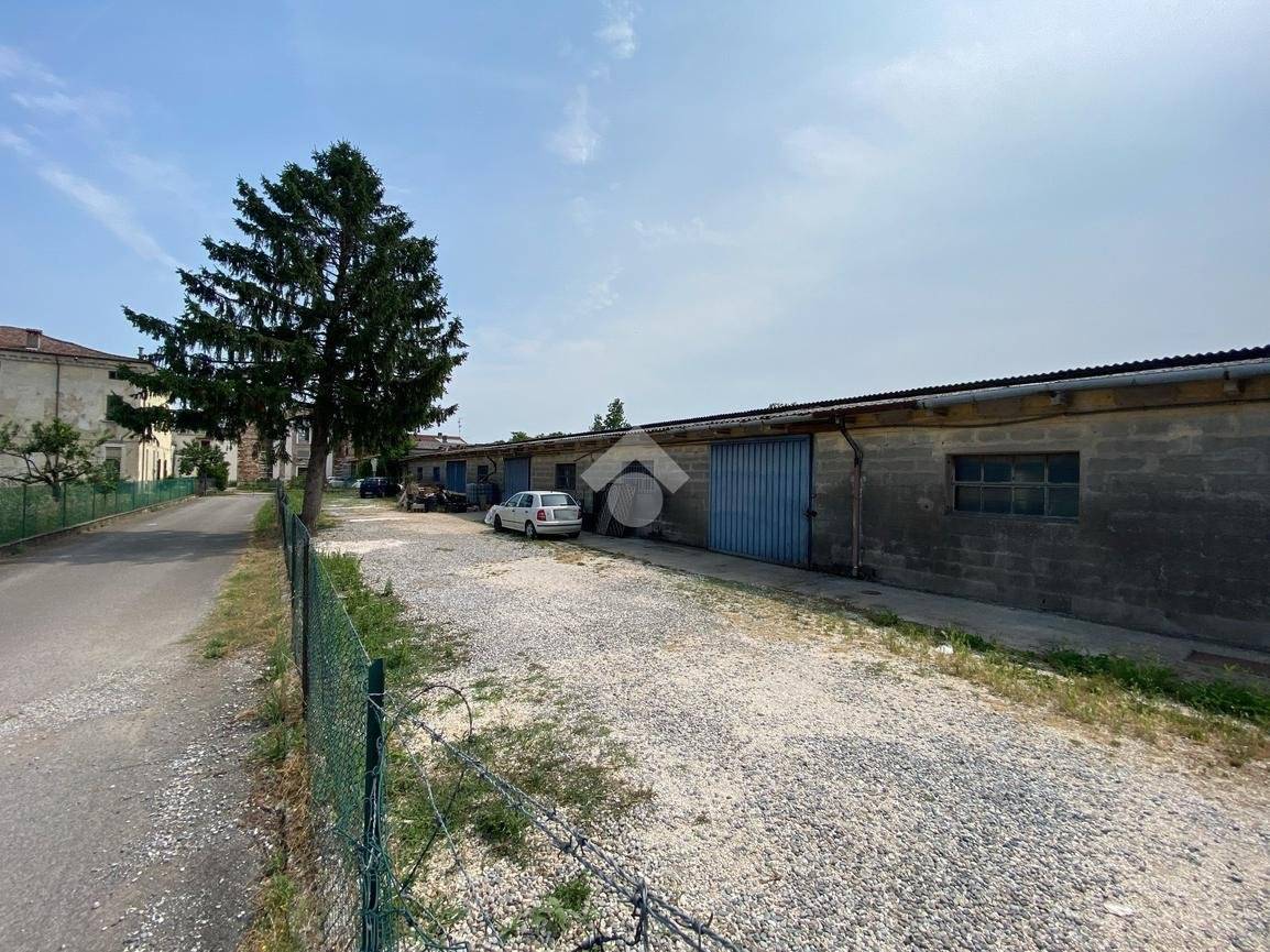 Entrepôt à Castenedolo, Italy 900m² No. 80098