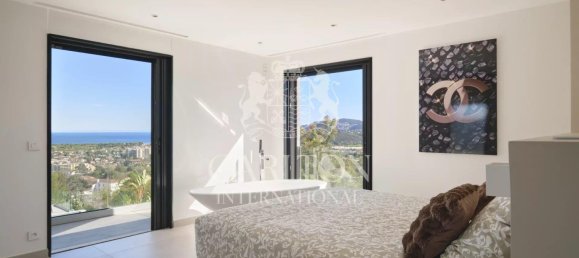 5 bedrooms Villa in Mandelieu-la-Napoule, France No. 294689 12