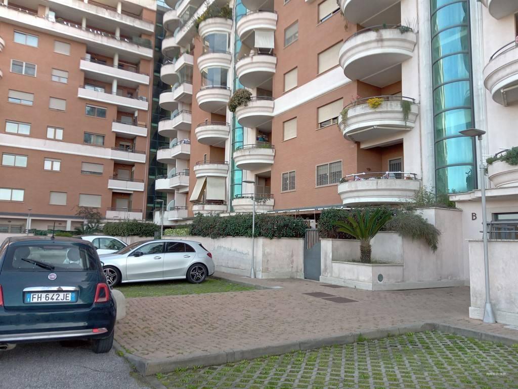 Квартира с 2 комнатами в Рим, Италия № 39427