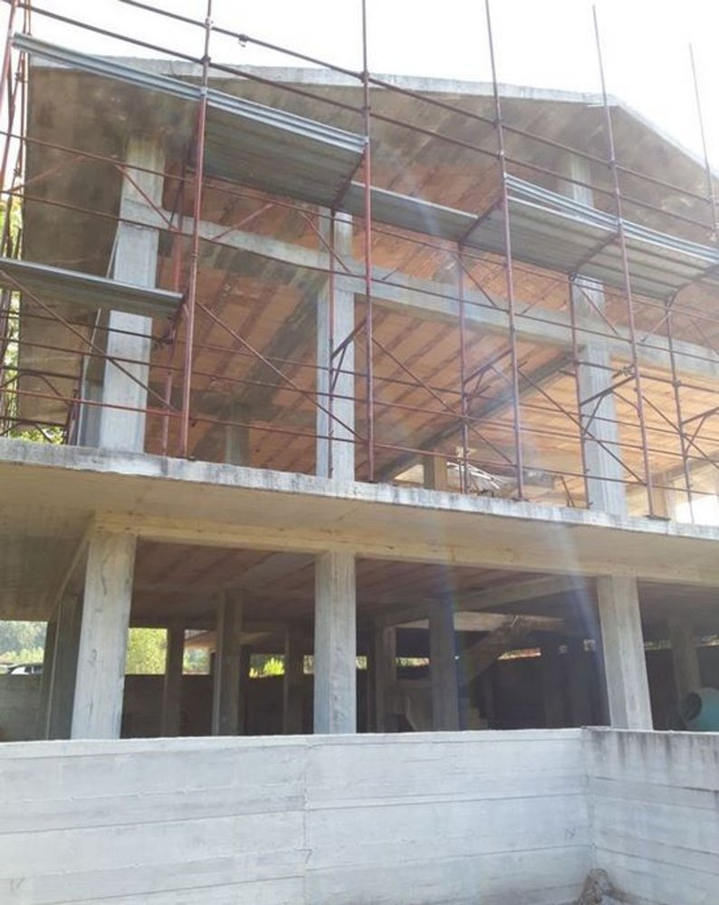 Дом с 9 комнатами в Фрозиноне, Италия № 256411