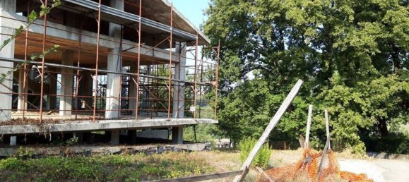 Дом с 9 комнатами в Фрозиноне, Италия № 256411 8