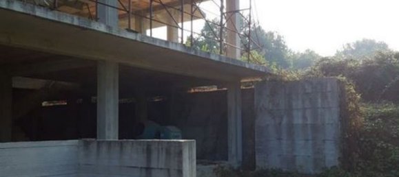 Дом с 9 комнатами в Фрозиноне, Италия № 256411 2