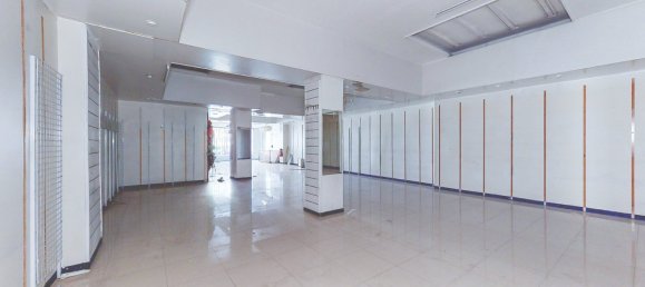 203m² Commercial property in Zaragoza, Spain No. 65979 3