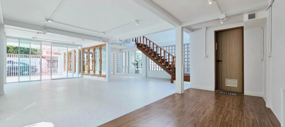 3 bedrooms Cafe / restaurant in Bangkok, Thailand No. 21621 3