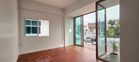 3 bedrooms Cafe / restaurant in Bangkok, Thailand No. 21621 14