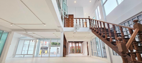 3 bedrooms Cafe / restaurant in Bangkok, Thailand No. 21621 23