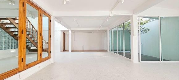 3 bedrooms Cafe / restaurant in Bangkok, Thailand No. 21621 16