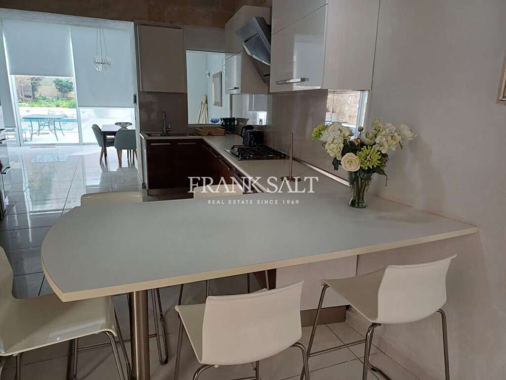 Moradia em banda T5 em Mosta, Malta N.º 2365