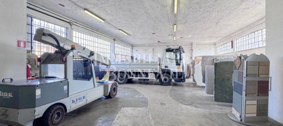 Склад с 3 комнатами в Кадораго, Италия № 305851 10