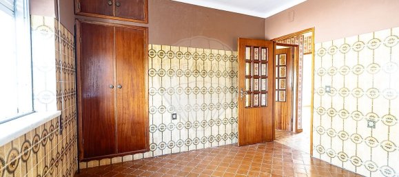 Casa de 4 dormitorios en Miranda do Corvo, Portugal No. 24671 21