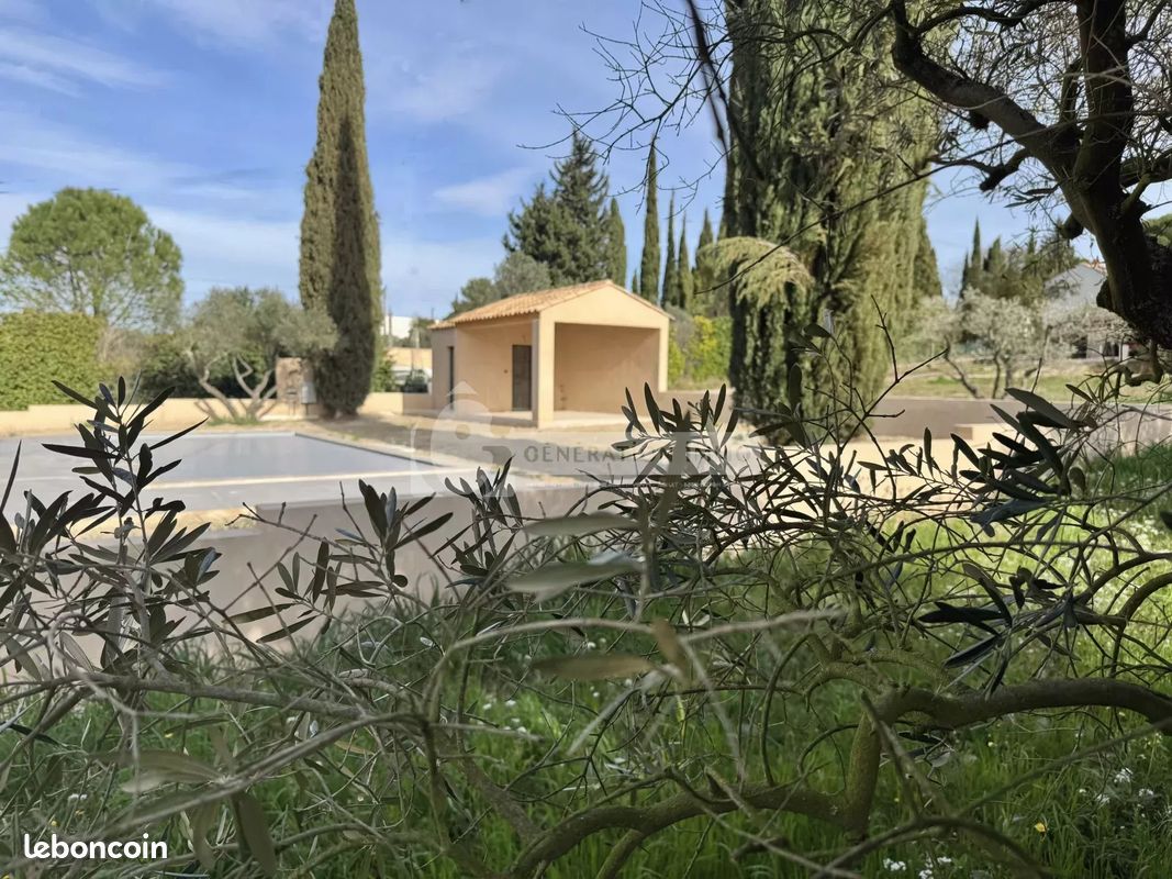 5 bedrooms House in Fontvieille, France No. 279605