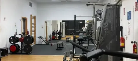 Apartamento de 3 dormitorios en Paterna, Spain No. 133711 4