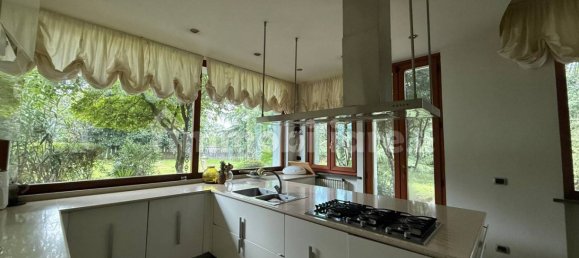 Villa de 5 dormitorios en Treviglio, Italy No. 377418 5