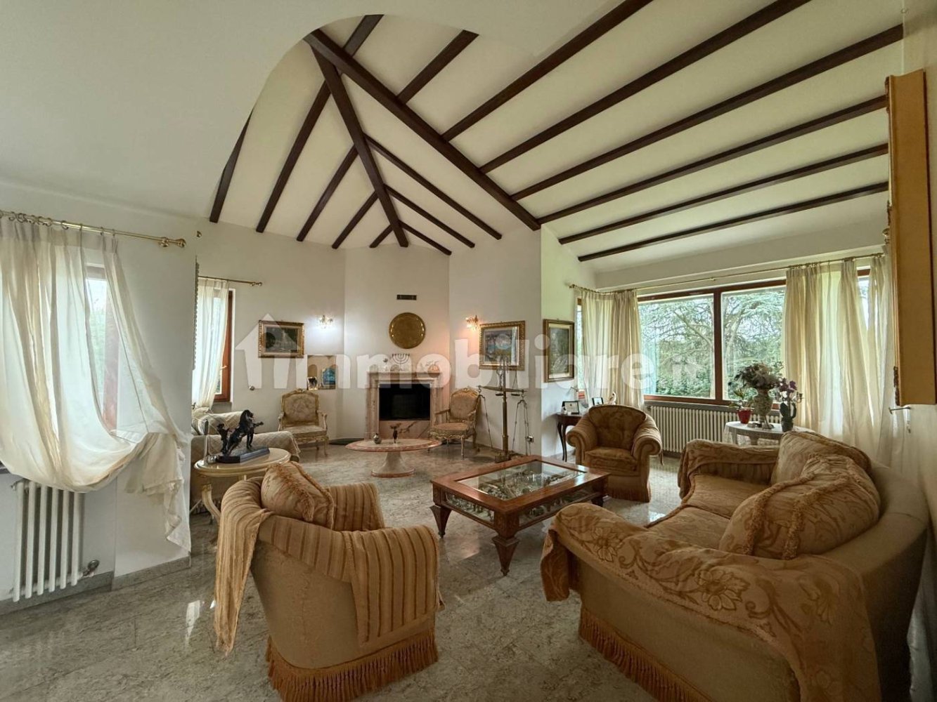 Villa de 5 dormitorios en Treviglio, Italy No. 377418