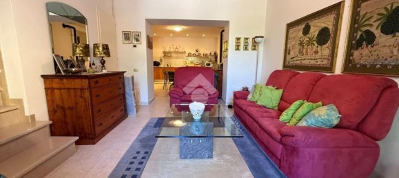 Casa de 8 divisões em Scheggia e Pascelupo, Italy N.º 258062 3