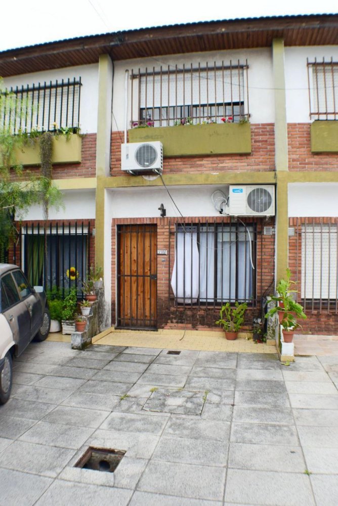 2 bedrooms House in Bermudez, Argentina No. 18709