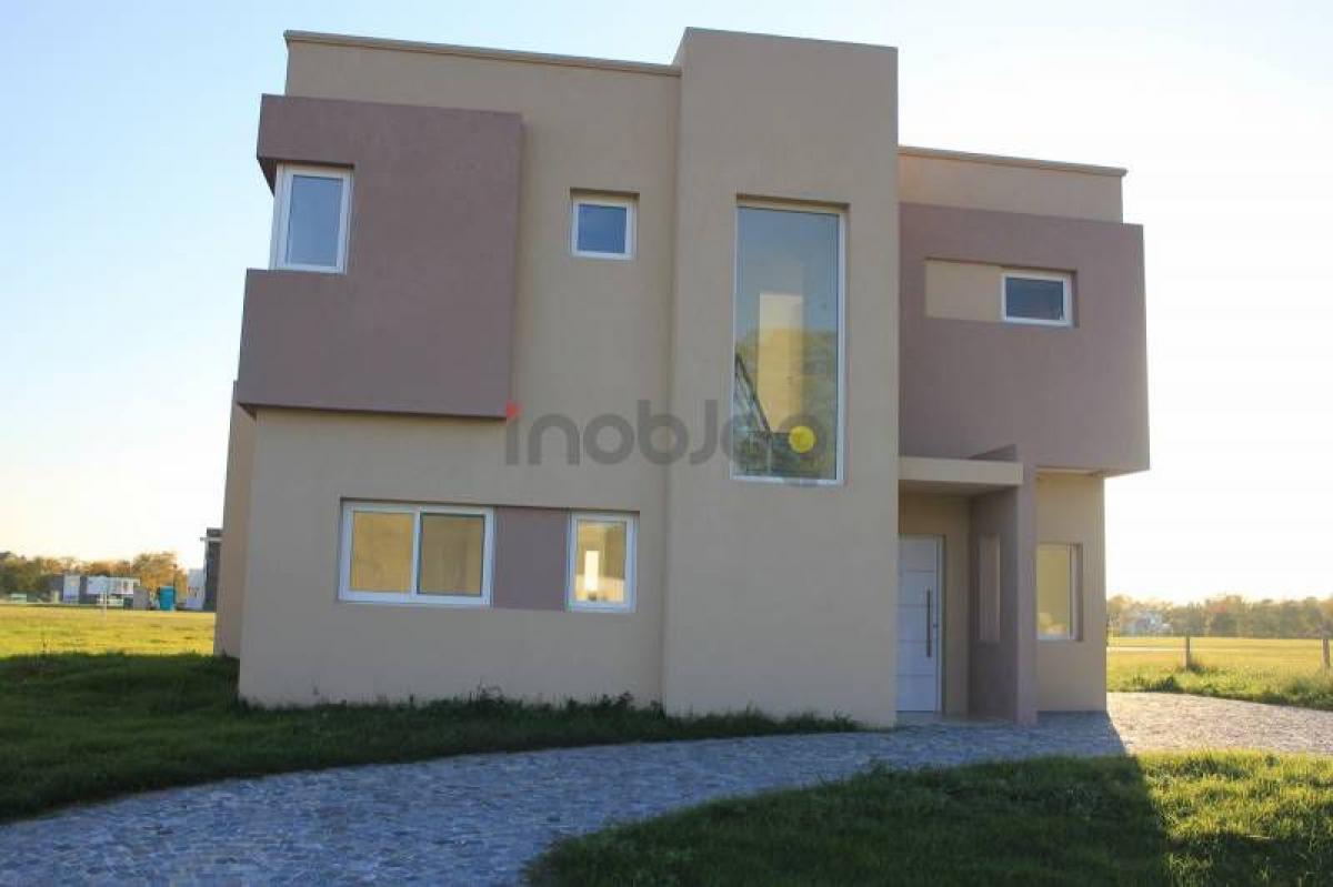 3 Schlafzimmer Haus in Berazategui, Argentina, Nr. 14868