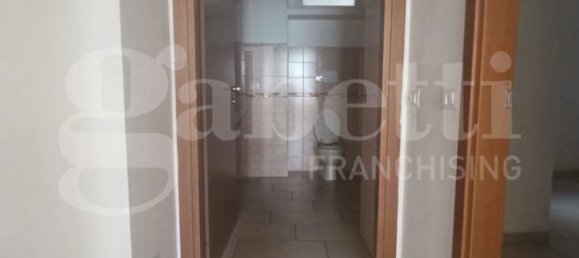 2 Schlafzimmer Wohnung in Milan, Italy, Nr. 277733 13