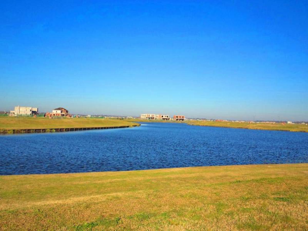  Land in Escobar, Argentina No. 114207