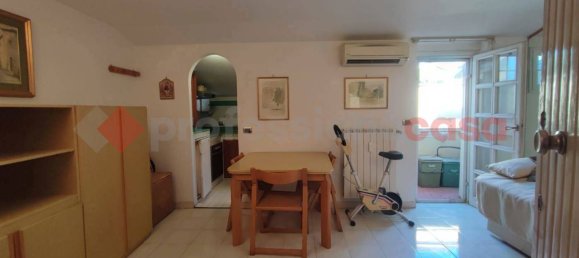 1 bedroom Apartment in Rome, Italy No. 347021 3