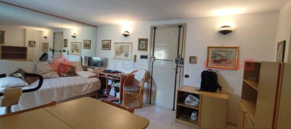 1 bedroom Apartment in Rome, Italy No. 347021 9
