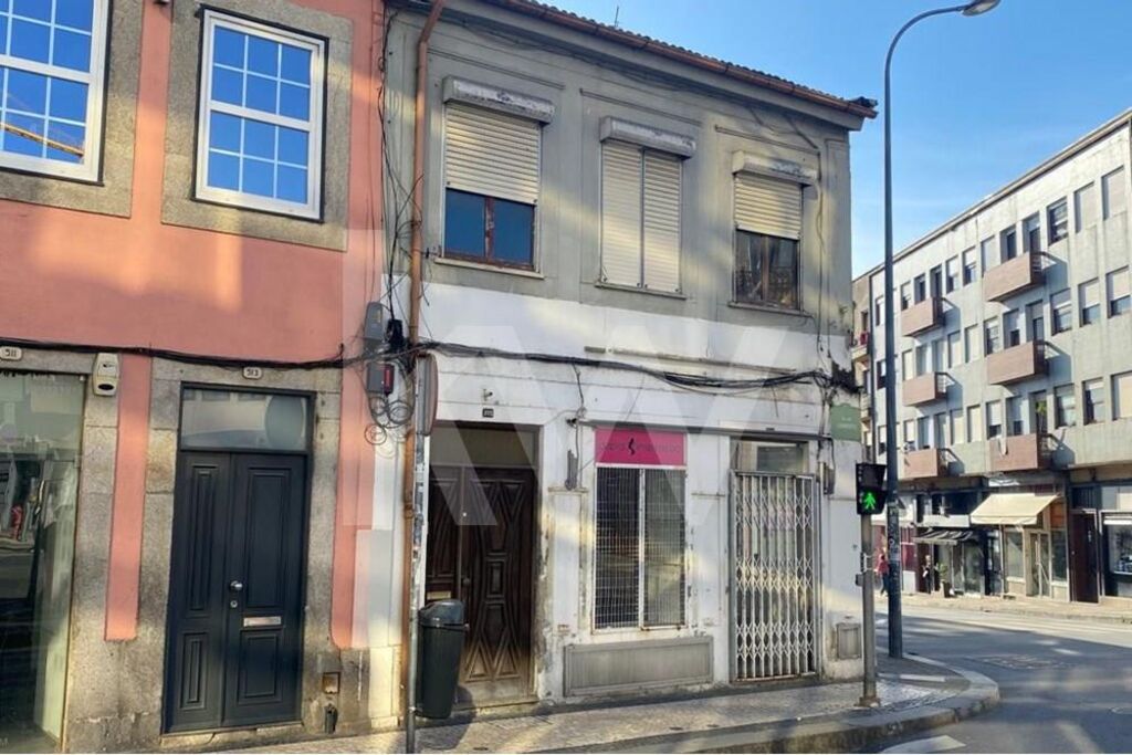 Gebäude in Porto, Portugal 261m², Nr. 39622