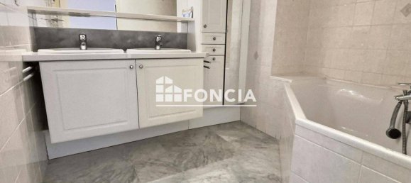 2 bedrooms Apartment in Saint-Etienne, France No. 329498 7