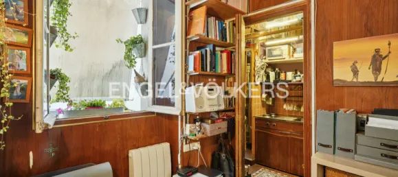 Studio in Paris, France No. 363206 7