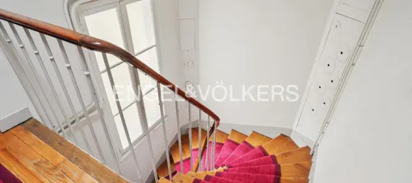 Studio in Paris, France No. 363206 8