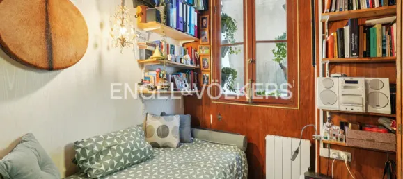 Studio in Paris, France No. 363206 2