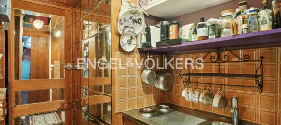 Studio in Paris, France No. 363206 5