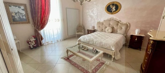 4 rooms Apartment in Andria, Italy No. 16453 4