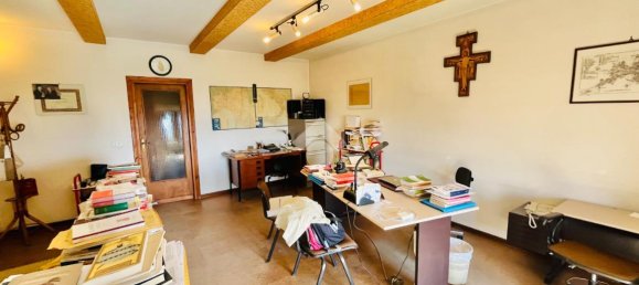 4غرفة منزل في Assisi, Italy رقم 13773 11