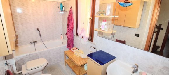 Casa de 4 habitaciónes en Brescello, Italy No. 11736 12