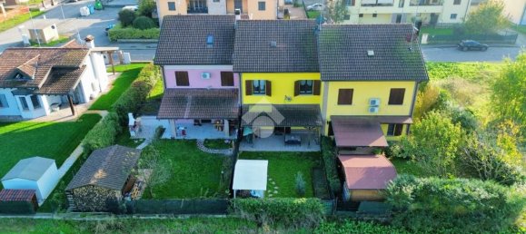 Casa de 4 habitaciónes en Brescello, Italy No. 11736 31