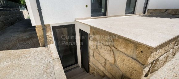 4 bedrooms House in Porto, Portugal No. 117700 9