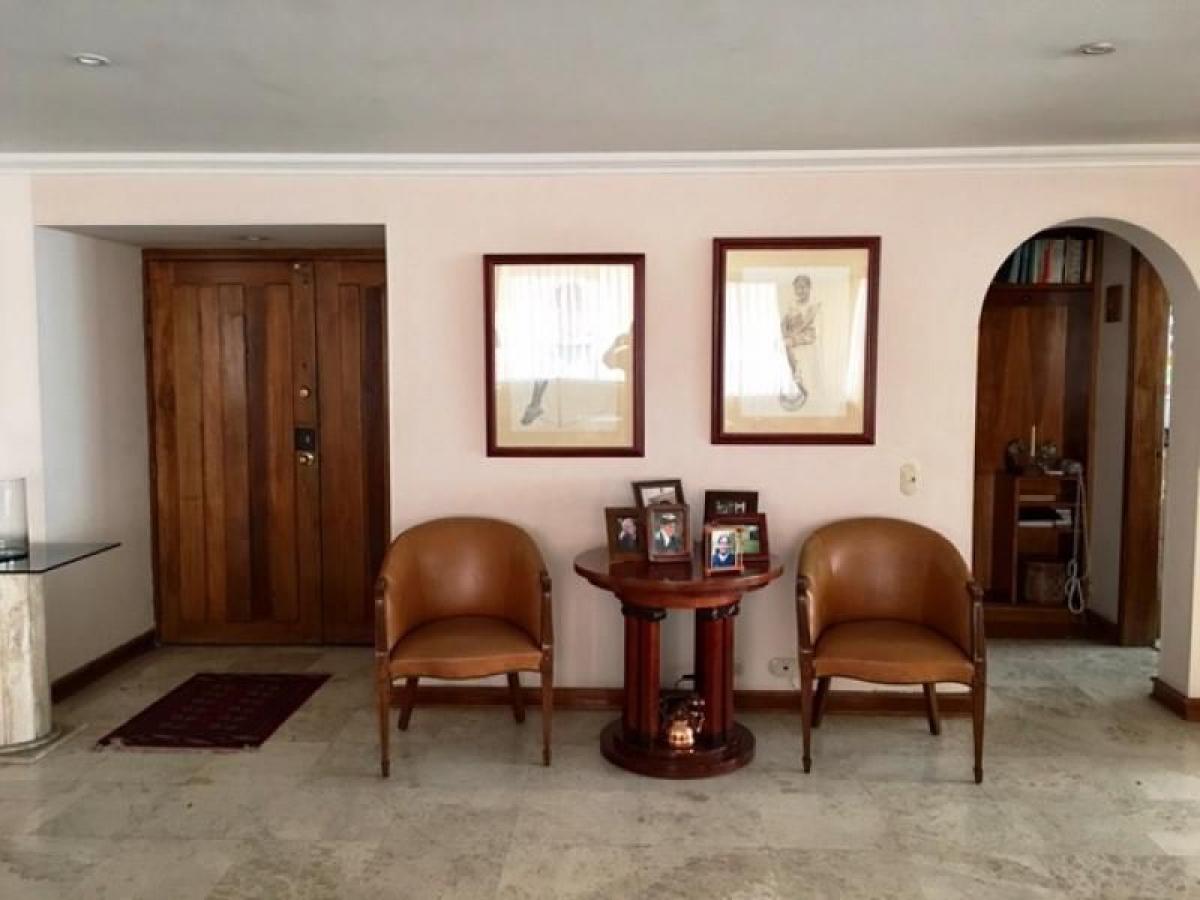 3 bedrooms House in Bogota, Colombia No. 10278