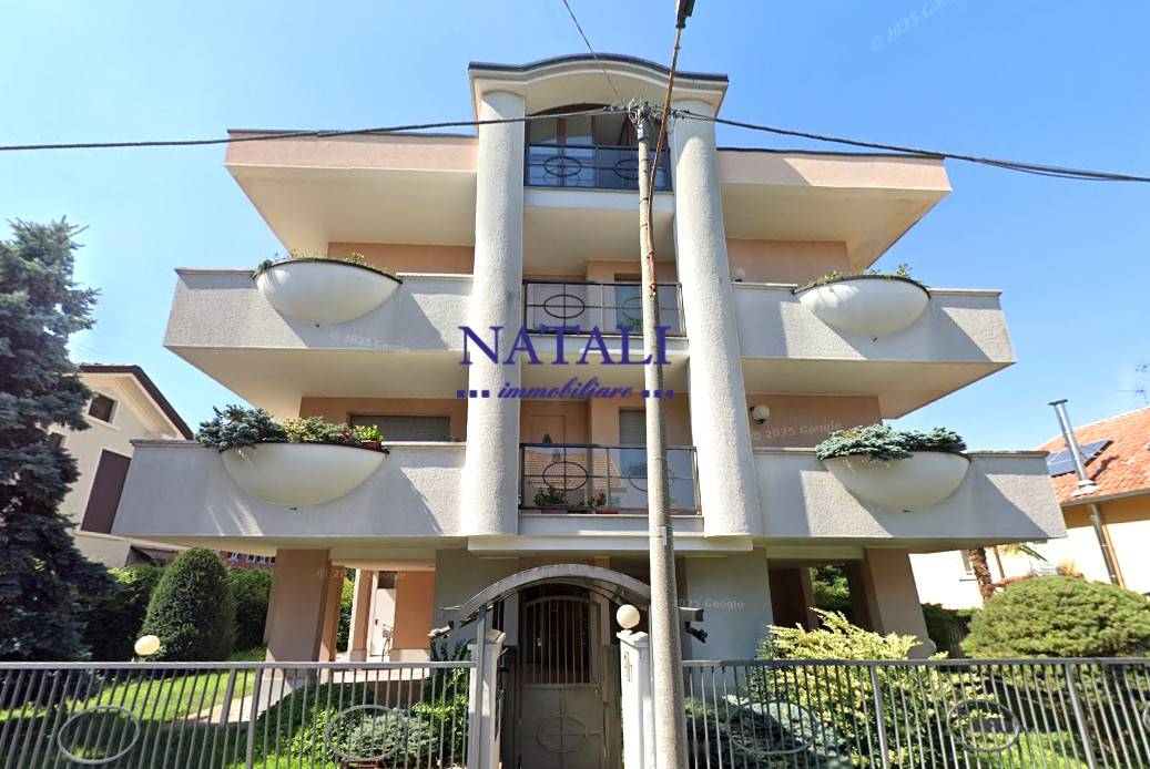 3 Schlafzimmer Penthouse in Legnano, Italy, Nr. 303037