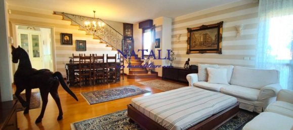 3 Schlafzimmer Penthouse in Legnano, Italy, Nr. 303037 2