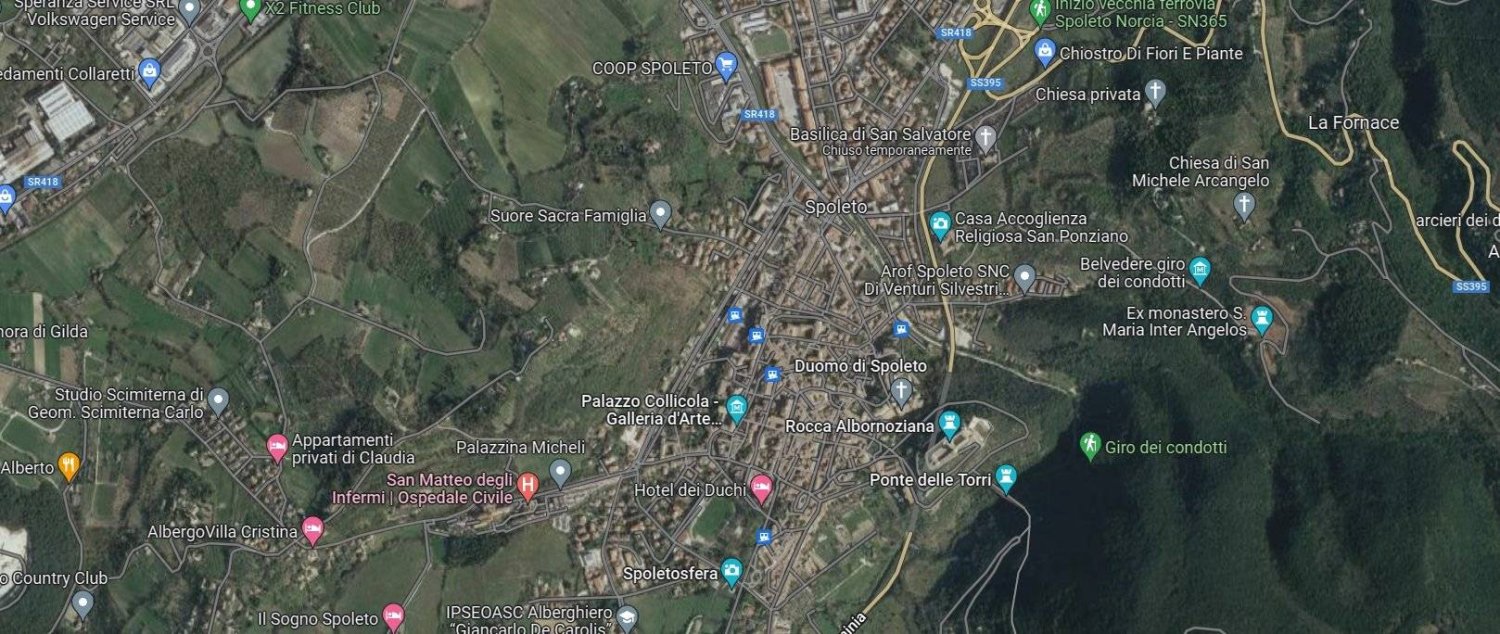 Вилла с 9 спальнями в Сполето, Италия № 44067