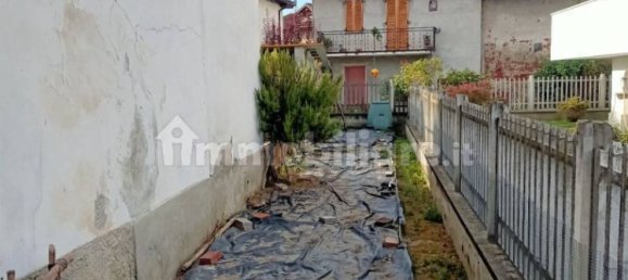 5 bedrooms House in Villafranca Piemonte, Italy No. 278035 4