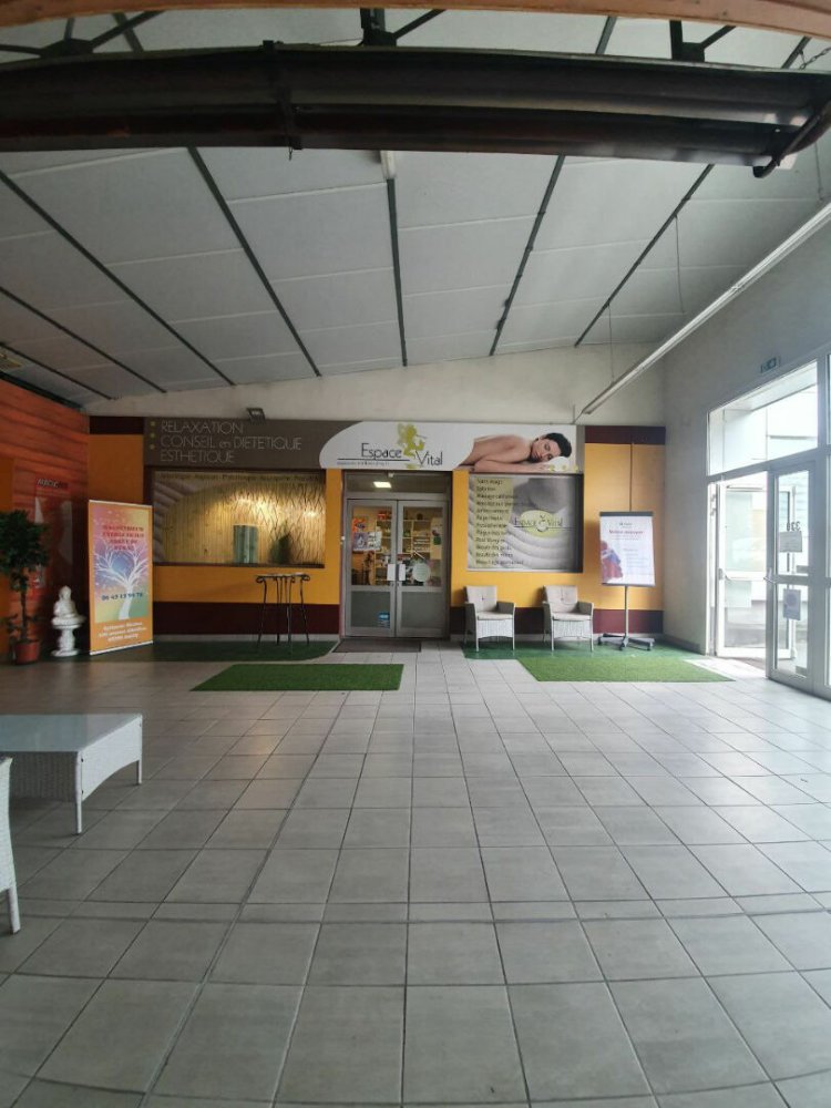 Propiedad comercial en Amilly, France 52 m² No. 92375