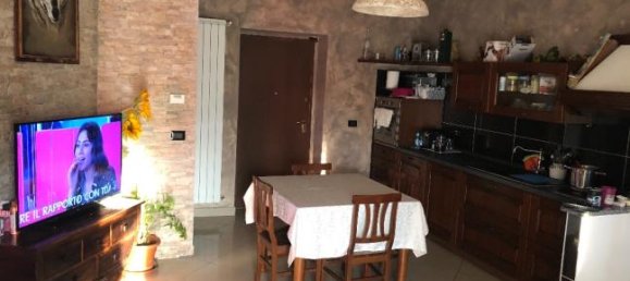 4 rooms House in Rondissone, Italy No. 253749 3
