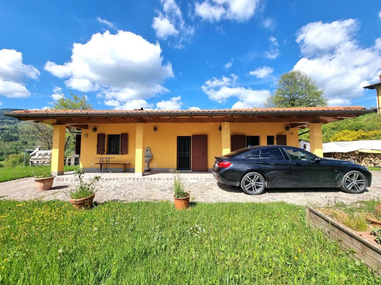 Villa de 4 habitaciónes en San Marcello Piteglio, Italy No. 38112