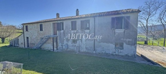 6-Zimmer Haus in Arcevia, Italy, Nr. 16200 20