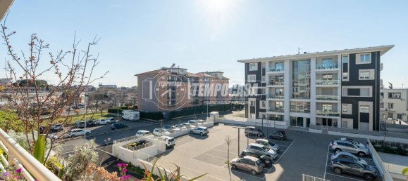 Квартира с 3 комнатами в Витербо, Италия № 40362 13