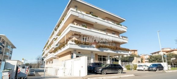 Квартира с 3 комнатами в Витербо, Италия № 40362 37