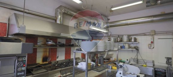 Коммерческая недвижимость с 6 комнатами в Рим, Италия № 266439 7