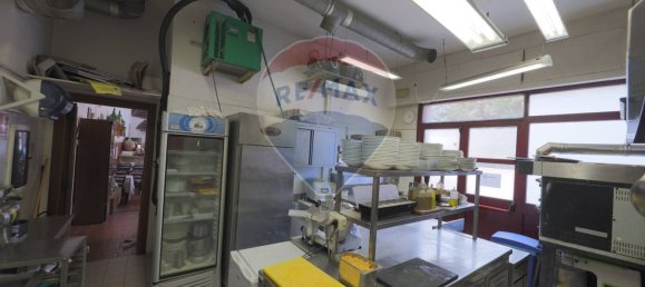 Коммерческая недвижимость с 6 комнатами в Рим, Италия № 266439 8