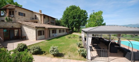 400m² Building in Spoleto, Italy No. 67962 16